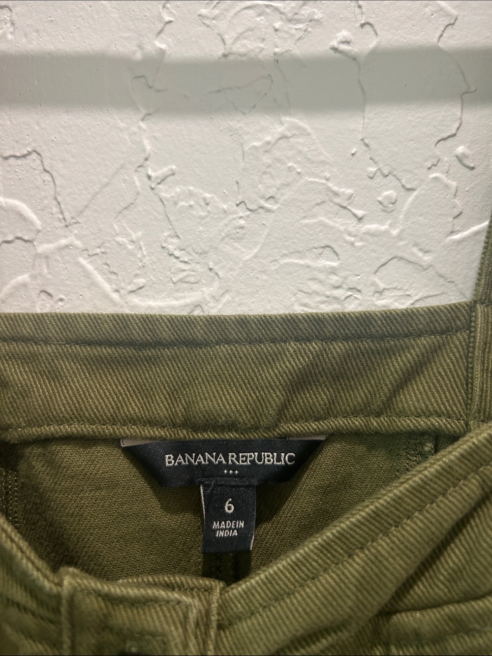 Olive Green Button-Front Sleeveless Dress - Picture 2 of 4